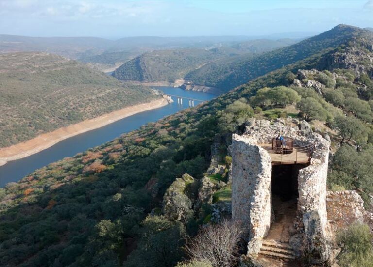 Aguas tranquilas del Río Tiétar